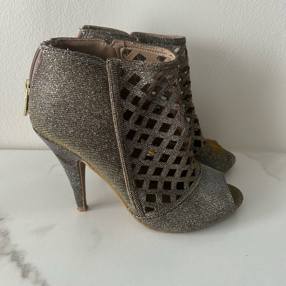 Christian Siriano Caged Peep Toe - Picture 2 of 5